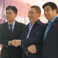 壹定发再出手公益，为四川25所小学捐赠壹定发高科技钢琴